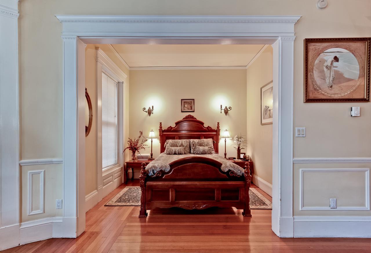 Bed and Breakfast The Gryphon House Бостон Экстерьер фото
