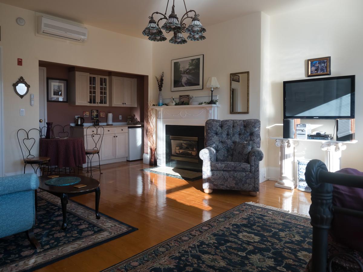 Bed and Breakfast The Gryphon House Бостон Экстерьер фото