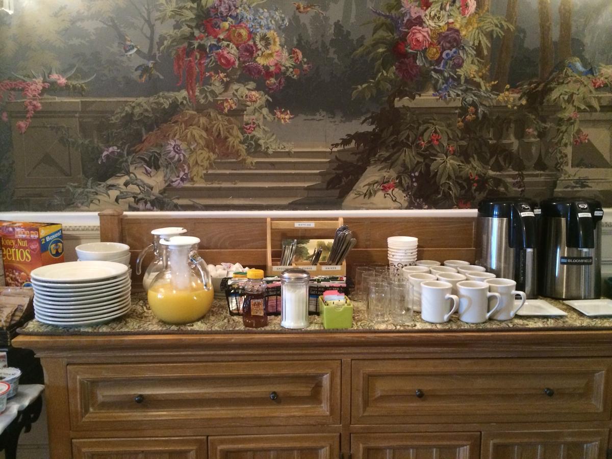 Bed and Breakfast The Gryphon House Бостон Экстерьер фото