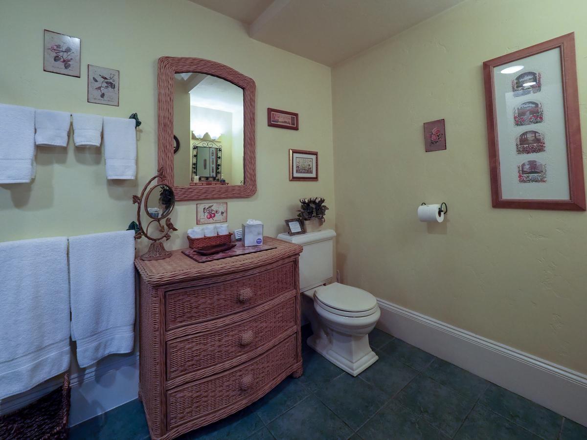 Bed and Breakfast The Gryphon House Бостон Экстерьер фото
