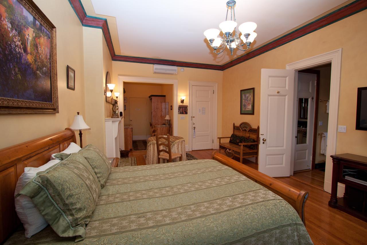 Bed and Breakfast The Gryphon House Бостон Экстерьер фото