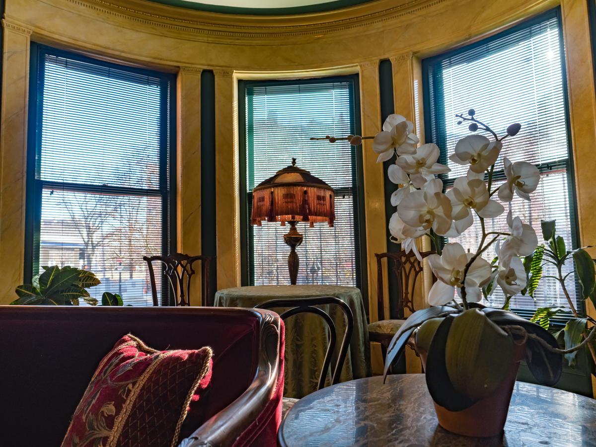 Bed and Breakfast The Gryphon House Бостон Экстерьер фото
