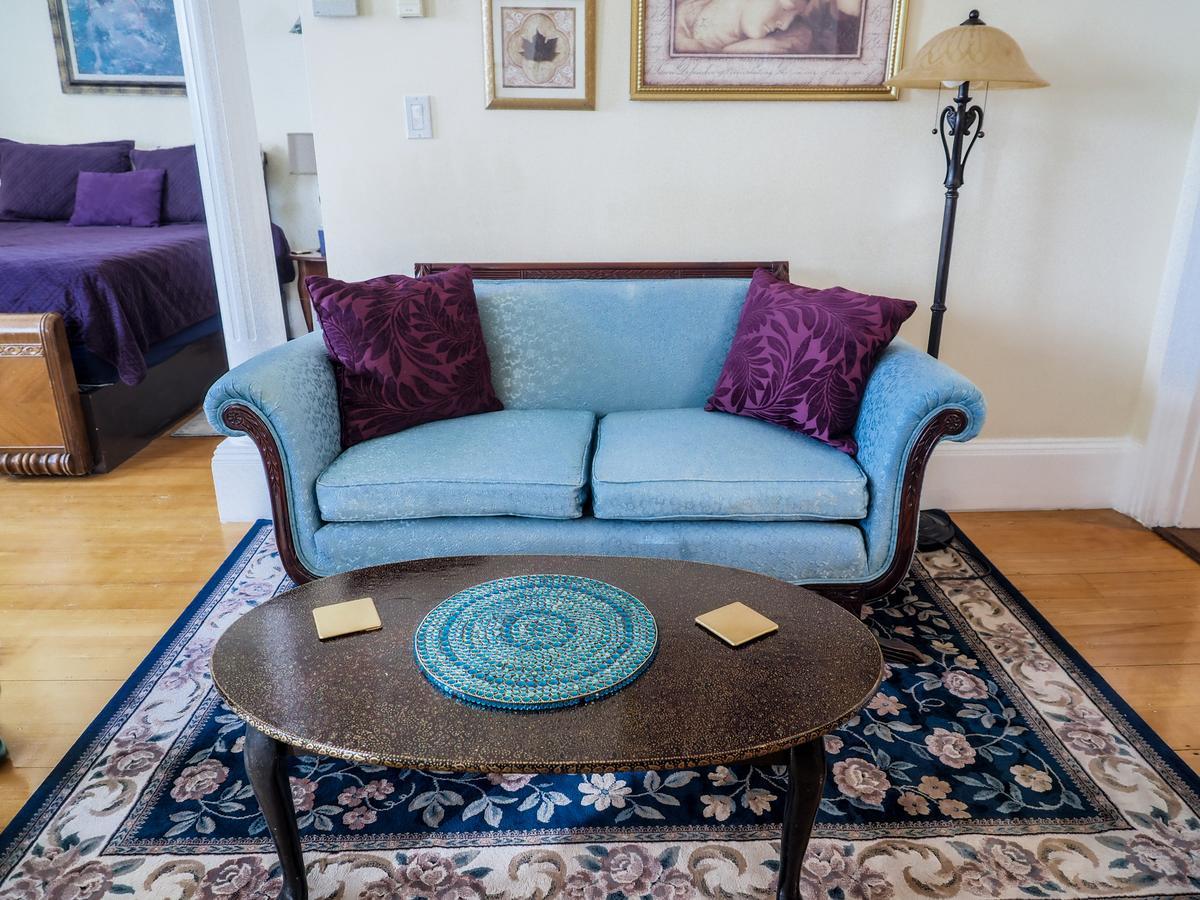 Bed and Breakfast The Gryphon House Бостон Экстерьер фото